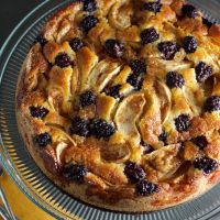Apple-Blackberry Cake