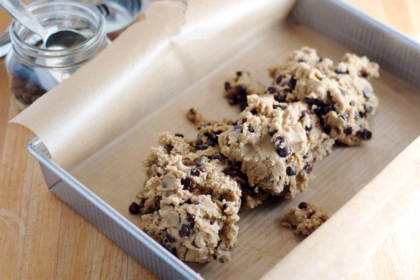 Thick and Chewy Chocolate Chip Cookie Bars 